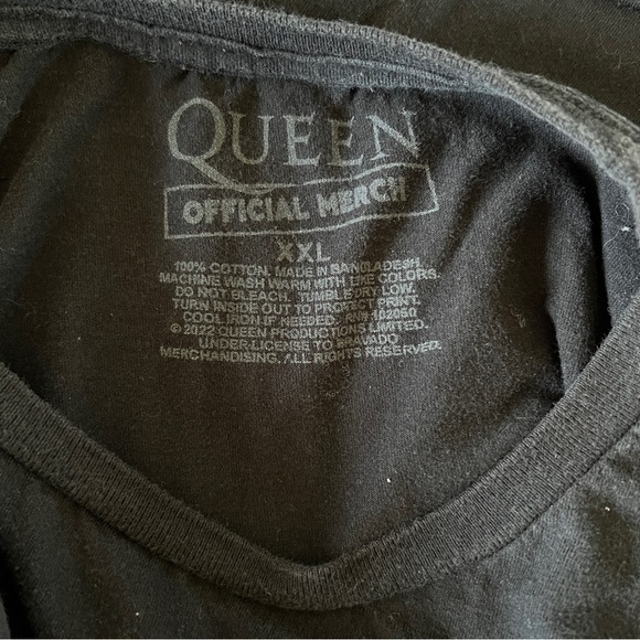 Queen Official Band T-Shirt Black Graphic Tee Rock Concert Tour Merch-Size XXL - Picture 6 of 6